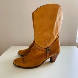 ACME size 8 1/2 tan women’s vintage boots